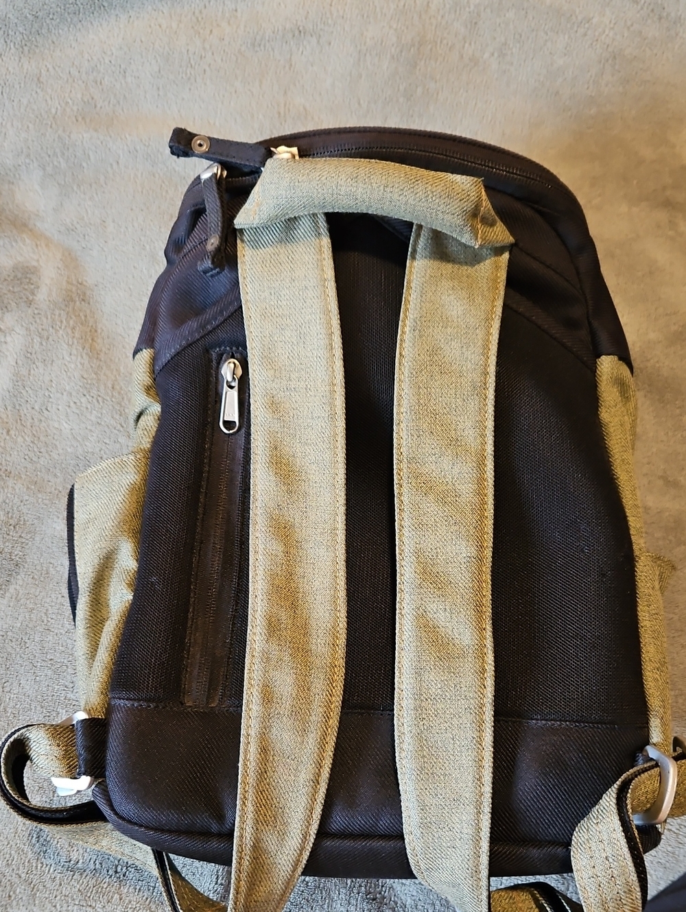 REI Backpack - Picture 2 of 9
